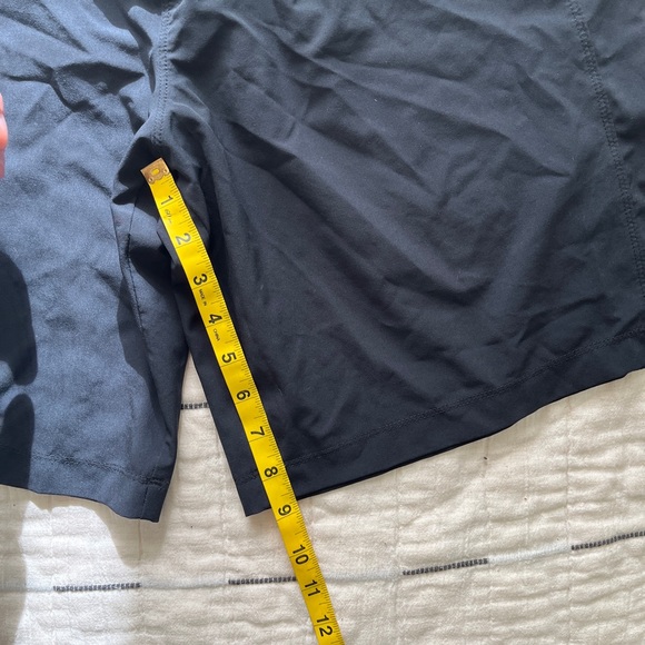 Prana Yoga/workout shorts (M) - Picture 5 of 6